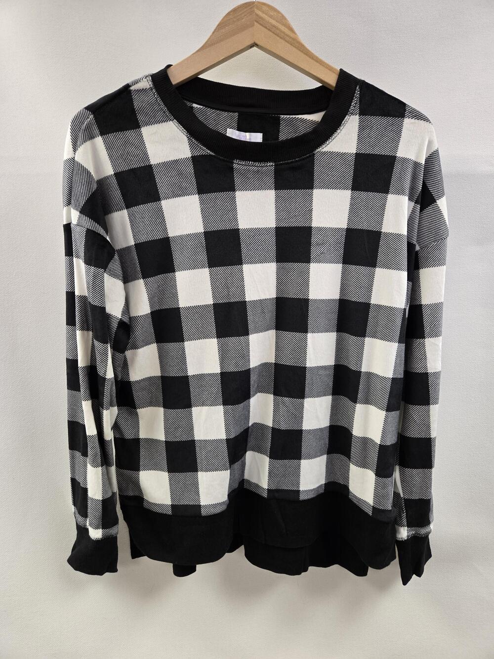 Secret Treasures Sweater Womens Medium Black White Buffalo Plaid Pullover Soft